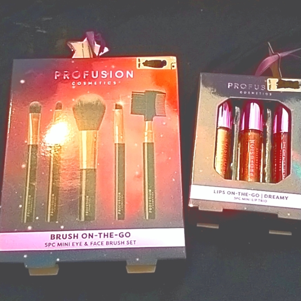 N.i.b Profusion cosmetics holiday set